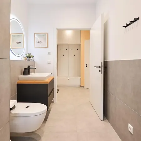 Saltwater House Seven Seas *